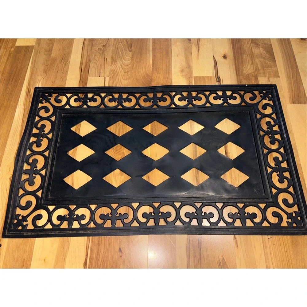 Evergreen Sassafras Changeable Mat and Christmas Labrador Retrievers Insert.